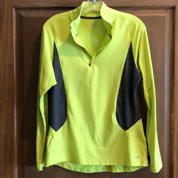 Athletic shirt - Picture 1 of 1